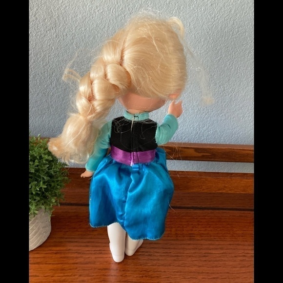 Disney frozen doll Anna ice skating pre movie - Picture 6 of 8